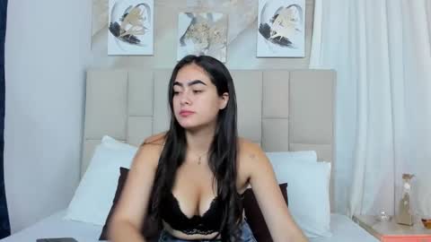 Jaslyn online show from December 2024 02:33:01 PM