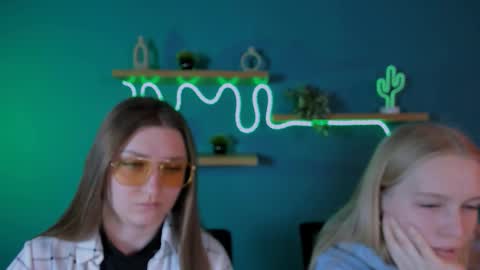 jasmine_fly online show from November 2025 09:41:02 AM