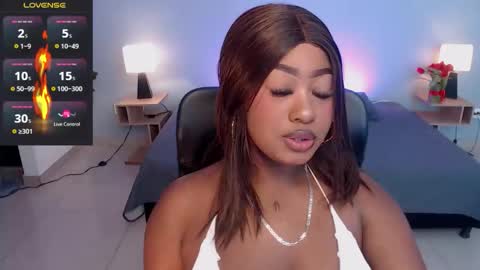 Instagram jasminecampbell1  online show from November 2025 02:06:01 PM