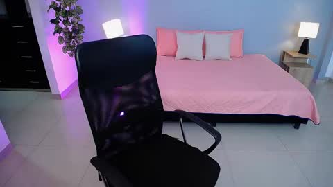 Instagram jasminecampbell1  online show from February 2026 01:47:01 PM