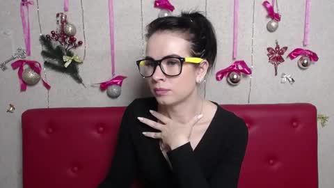 Snapshot of jasminekouch chatting on December 2024 04:13:01 AM JasmineKouch online show from December 2024 04:13:01 AM
