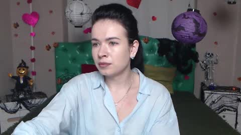 JasmineKouch online show from November 2025 07:03:02 AM