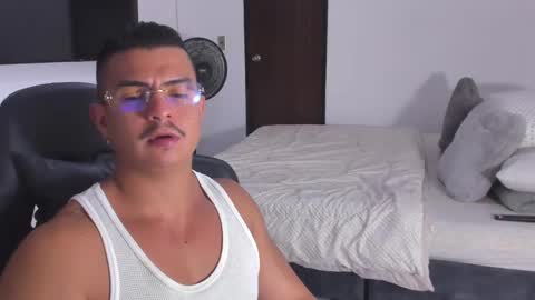 Snapshot of jasperbrooksx chatting on January 2025 02:51:01 AM JBrooksXx online show from January 2025 02:51:01 AM