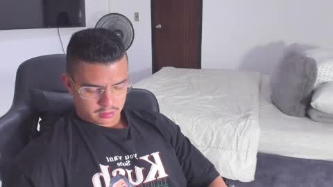 Snapshot of jasperbrooksx chatting on January 2025 03:20:01 AM JBrooksXx online show from January 2025 03:20:01 AM