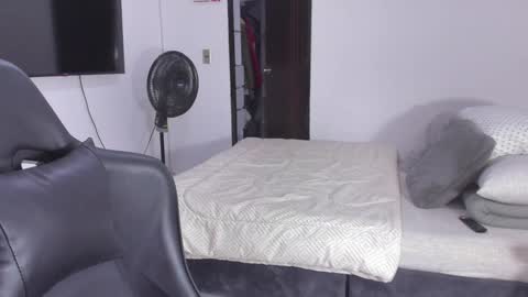 Snapshot of jasperbrooksx chatting on January 2025 09:37:01 PM JBrooksXx online show from January 2025 09:37:01 PM