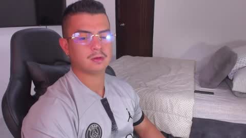 Snapshot of jasperbrooksx chatting on February 2025 04:22:01 PM JBrooksXx online show from February 2025 04:22:01 PM