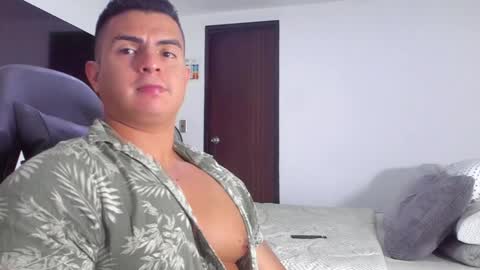 Snapshot of jasperbrooksx chatting on February 2025 04:14:02 AM JBrooksXx online show from February 2025 04:14:02 AM