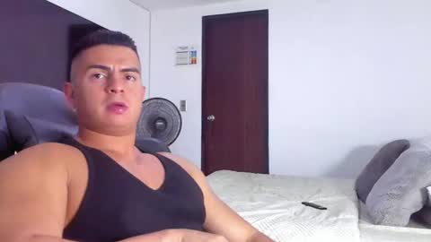 Snapshot of jasperbrooksx chatting on February 2025 05:15:02 AM JBrooksXx online show from February 2025 05:15:02 AM