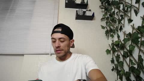 Snapshot of jasson_king01 chatting on January 2025 01:08:01 AM JKing online show from January 2025 01:08:01 AM