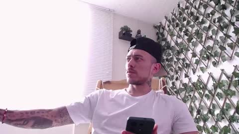 Snapshot of jasson_king01 chatting on March 2025 06:52:01 PM JKing online show from March 2025 06:52:01 PM