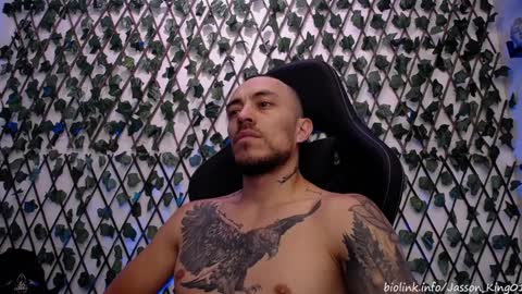 Snapshot of jasson_king01 chatting on September 2025 01:18:01 AM JKing online show from September 2025 01:18:01 AM