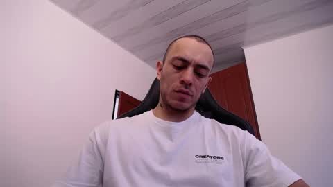 Snapshot of jasson_king01 chatting on May 2026 01:49:02 PM JKing online show from May 2026 01:49:02 PM