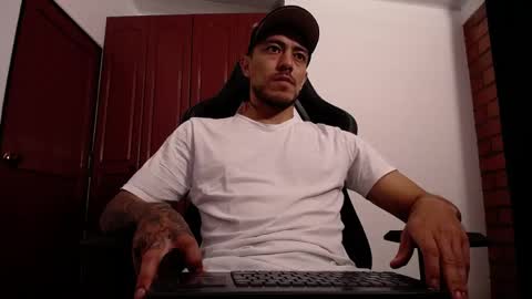 Snapshot of jasson_king01 chatting on June 2026 01:02:01 PM JKing online show from June 2026 01:02:01 PM