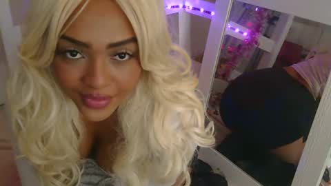 Snapshot of jassynicole chatting on February 2025 03:10:02 PM Jaslene Lovely online show from February 2025 03:10:02 PM