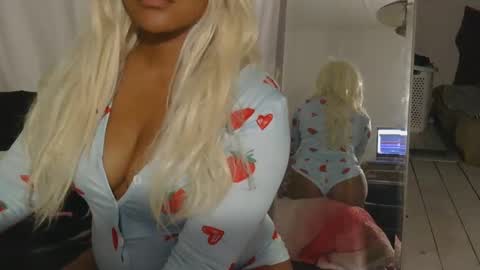 Snapshot of jassynicole chatting on February 2025 01:45:02 AM Jaslene Lovely online show from February 2025 01:45:02 AM