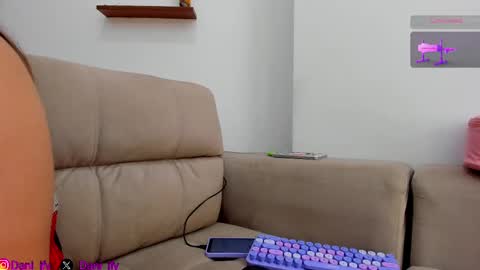 dani and javi online show from November 2025 02:10:01 AM