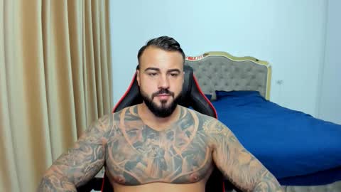  Javi  online show from November 2025 10:43:01 PM