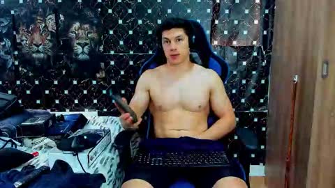 Javier online show from March 2026 08:25:01 PM