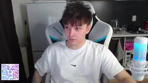 Snapshot of jayce_icestone chatting on February 2026 02:24:02 PM Jayce online show from February 2026 02:24:02 PM