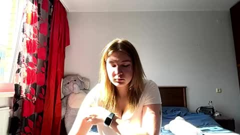 Mia online show from April 2026 01:15:01 PM