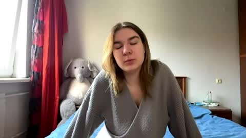 Mia online show from April 2026 05:51:02 AM