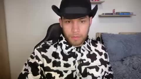 Snapshot of jayrobinson16 chatting on October 2025 11:32:02 PM Jay Robinson online show from October 2025 11:32:02 PM