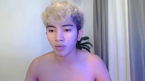 jaysee_hugecox online show from May 2026 12:00:02 PM