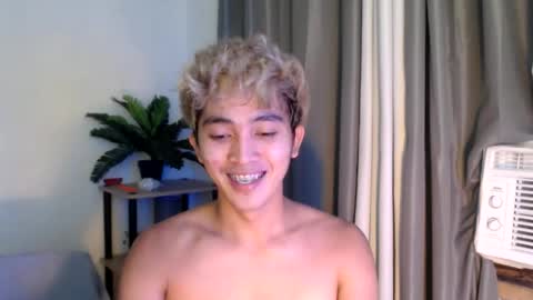 jaysee_hugecox online show from May 2026 06:20:01 PM