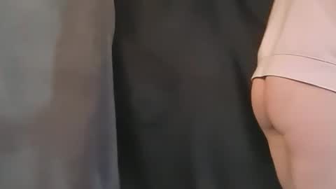 J online show from October 2025 02:37:02 AM