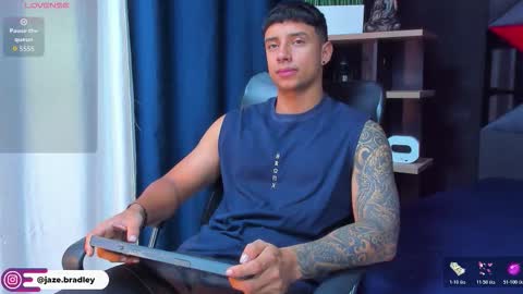 jaze_bradley online show from October 2025 11:23:02 AM