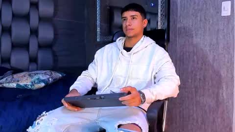 jaze_bradley online show from January 2026 11:15:01 AM