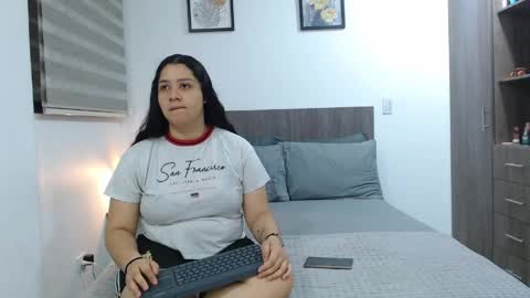 Snapshot of jazmin_dharius chatting on May 2026 09:37:01 AM Jazmin and Scarlett online show from May 2026 09:37:01 AM