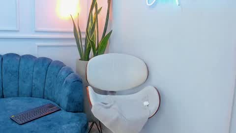 Jasmine  online show from February 2025 09:53:01 AM