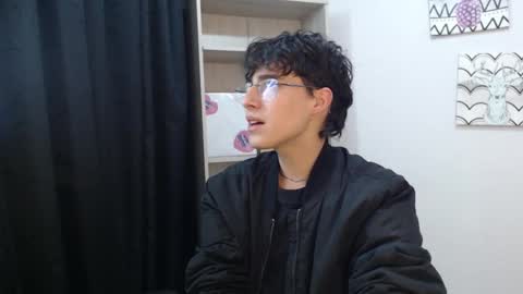 Snapshot of jeam_hot chatting on December 2024 09:47:02 PM jeam_hot online show from December 2024 09:47:02 PM