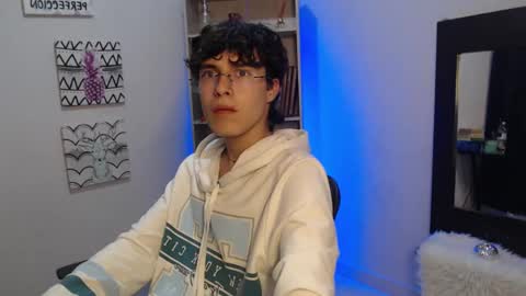 Snapshot of jeam_hot chatting on January 2025 09:44:02 PM jeam_hot online show from January 2025 09:44:02 PM