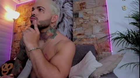 Jean  axelcrow       Modelo Independiente online show from April 2026 05:47:02 AM