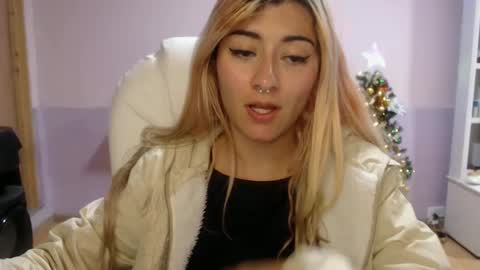 Jean online show from December 2024 11:45:01 PM