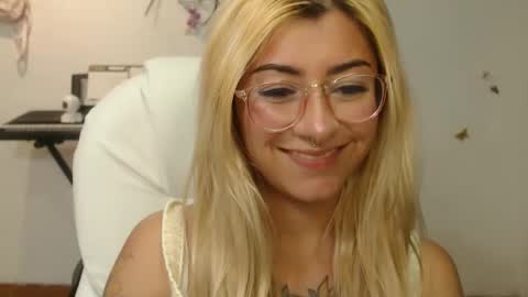 Jean online show from September 2025 12:38:01 AM