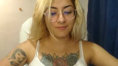 Jean online show from November 2025 11:02:01 PM