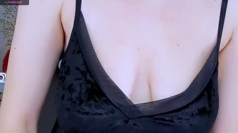 Snapshot of jeanniefox_ chatting on February 2025 01:37:02 PM jeanniefox_ online show from February 2025 01:37:02 PM