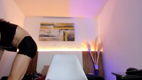 Snapshot of jeanys_sneider chatting on June 2026 05:46:01 AM Jeays online show from June 2026 05:46:01 AM