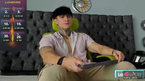 Snapshot of jeins_carter chatting on February 2025 01:38:02 PM JC online show from February 2025 01:38:02 PM