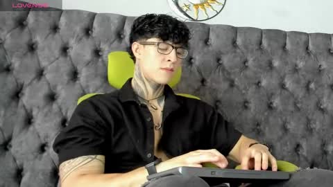 Snapshot of jeins_carter chatting on March 2025 01:50:02 PM JC online show from March 2025 01:50:02 PM