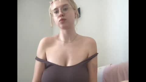 Snapshot of jelly_gum chatting on June 2026 09:22:01 AM Inna online show from June 2026 09:22:01 AM
