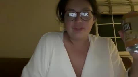 Snapshot of jellybeanin chatting on December 2024 06:45:01 AM Jelli online show from December 2024 06:45:01 AM