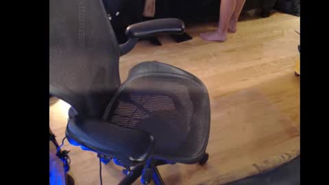 Snapshot of jenandjamesnyc chatting on October 2025 08:21:02 PM PegMePlease online show from October 2025 08:21:02 PM