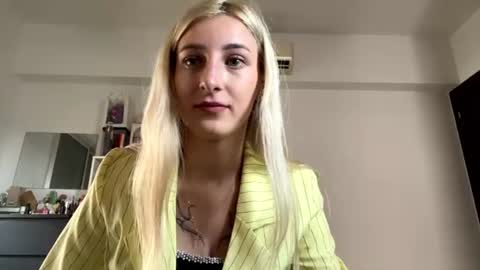 Snapshot of jenetrigg chatting on July 2026 03:26:01 PM Joani online show from July 2026 03:26:01 PM
