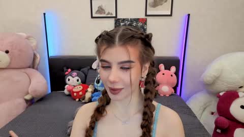 Dolly online show from November 2025 01:17:02 PM