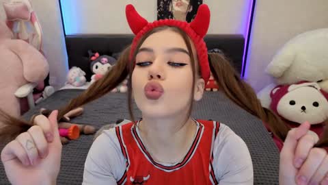 Dolly online show from November 2025 01:34:01 PM