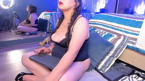 Snapshot of jenifer_cruz chatting on May 2026 05:35:02 AM jenifer_cruz online show from May 2026 05:35:02 AM